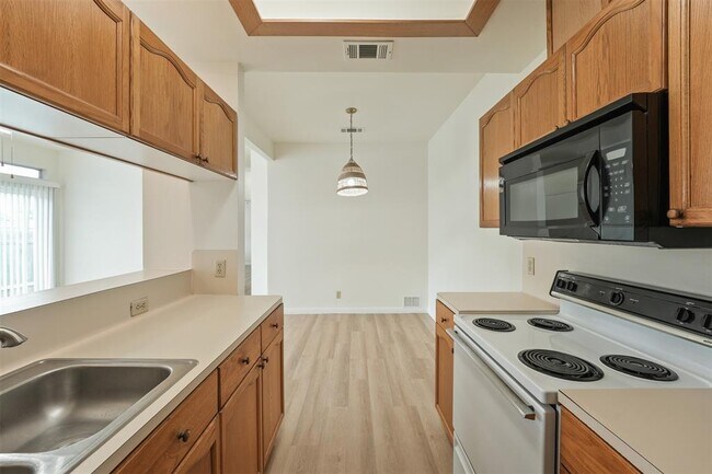 Building Photo - 500 Gregory Ct