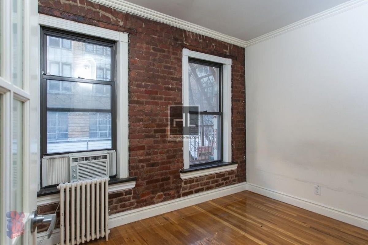 Building Photo - E 13TH ST.