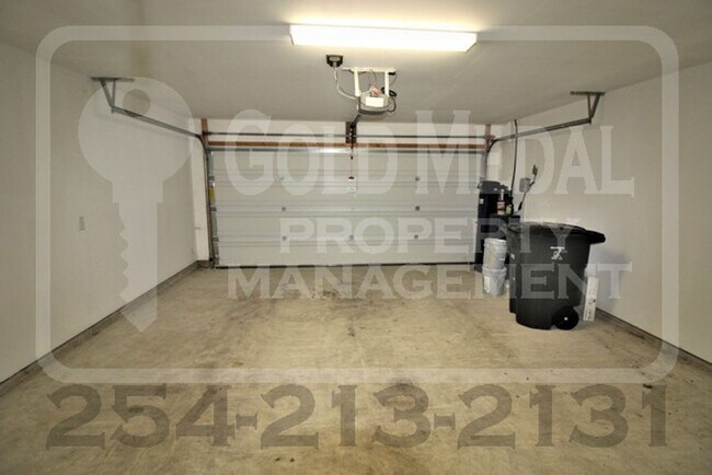 Building Photo - Charming 3-bed, 2-bath home now available ...
