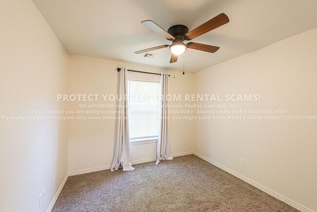 Building Photo - 766 W Breeze Cove