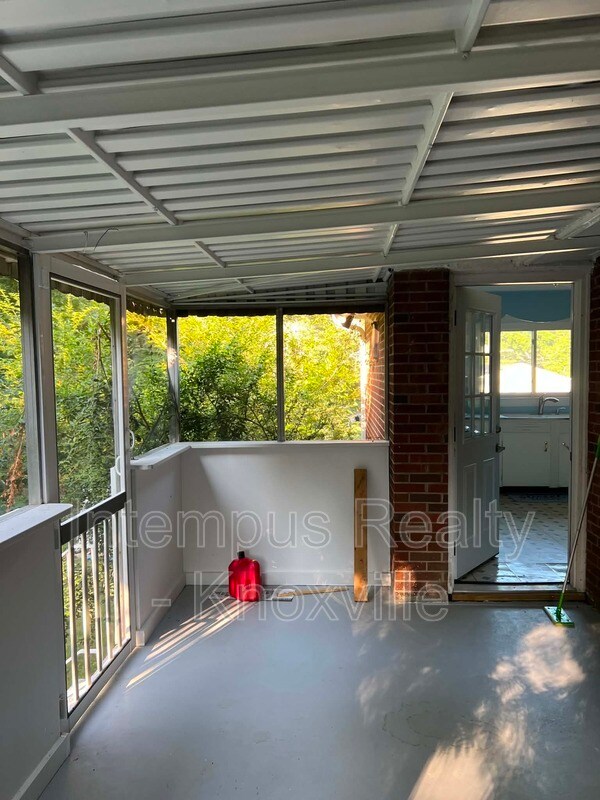 Building Photo - 304 Sarvis Dr