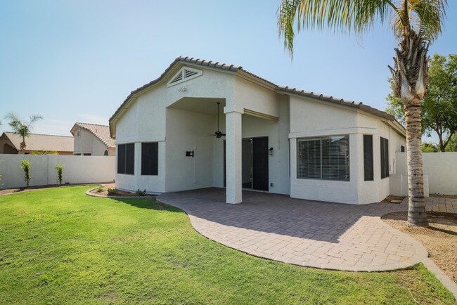 Building Photo - Beautiful Waterfront Home in Ocotillo Lakes