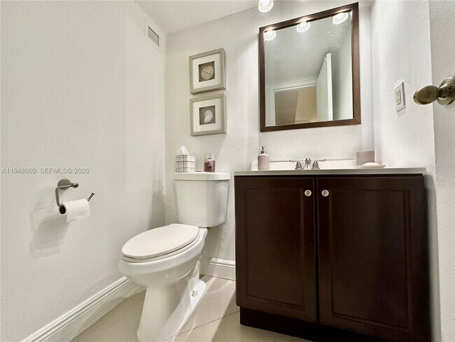 Building Photo - 17011 N Bay Rd