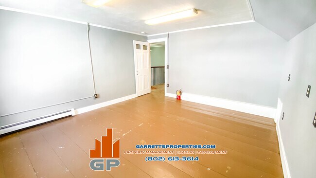 Building Photo - 102 S Main St