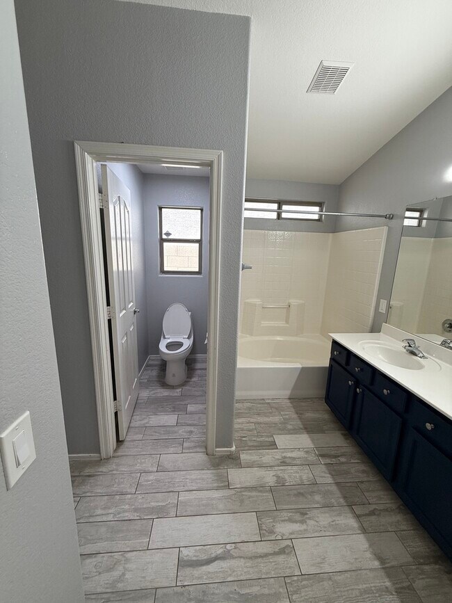 Building Photo - 3972 E Timberline Rd