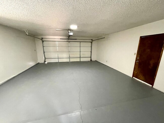 Building Photo - Newly Remodeled 3 Bedroom Home off of Hancock Rd!