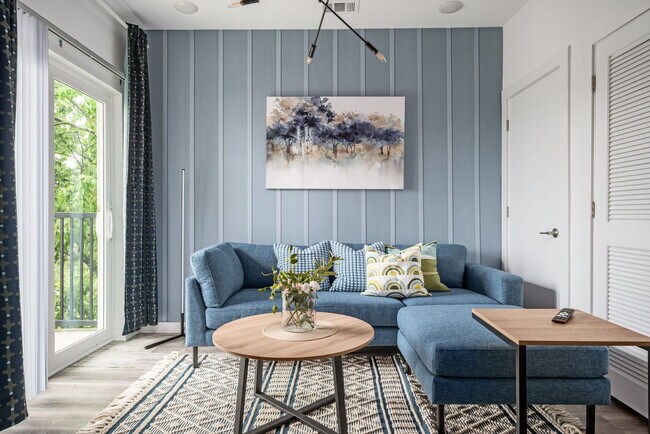 Building Photo - 542 Boulevard NE