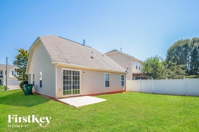 Building Photo - 2826 Cartesian Dr