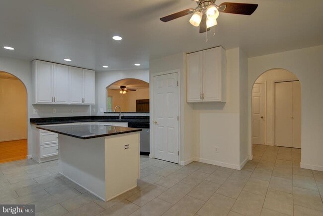 Building Photo - 11621 Sourwood Ln