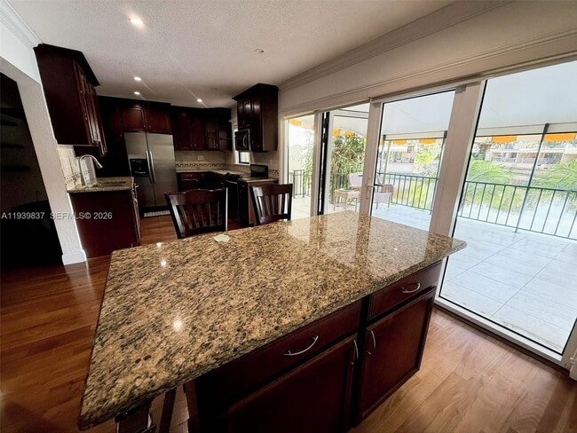 Building Photo - 16005 Kingsmoor Way