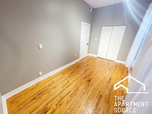 Building Photo - 2809 W Warren Blvd