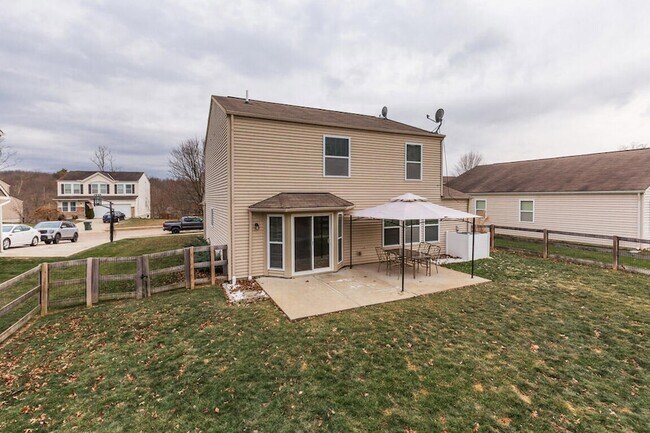 Building Photo - 10150 Meadow Glen Dr