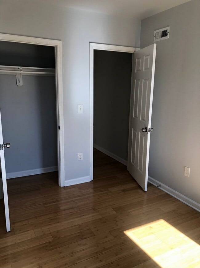 Building Photo - Approved 2 or 3 Bedroom Voucher 1.5 Bathroom