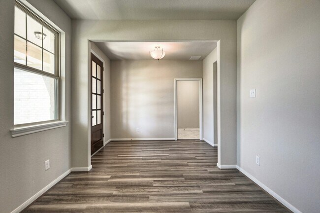 Building Photo - 2642 Blue Abbot Dr