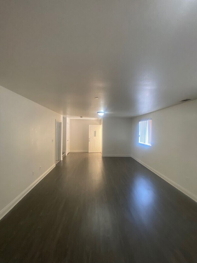 Building Photo - 76(914)
