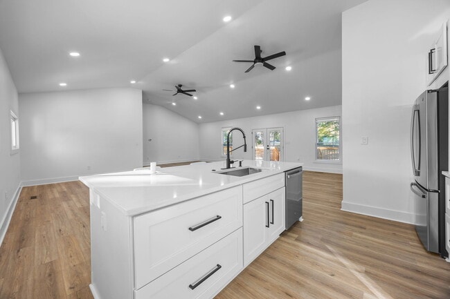 Building Photo - 8625 Cedarbrook Dr