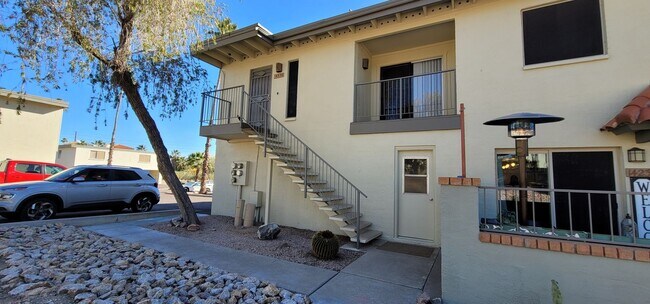 Building Photo - 14236 N Oakwood Ln