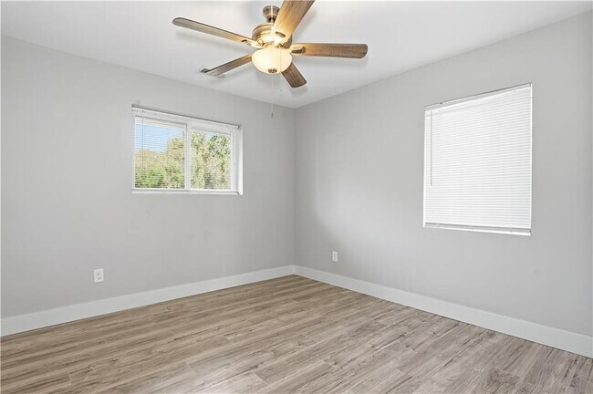 Building Photo - 1735 Carter Cir