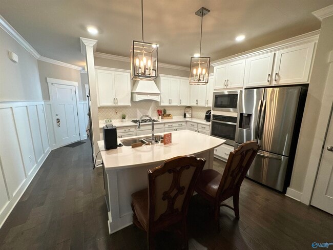 Building Photo - 414 Raleigh Elm Dr