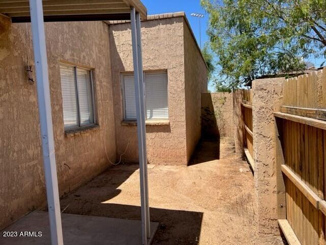 Building Photo - 922 N Pueblo Dr