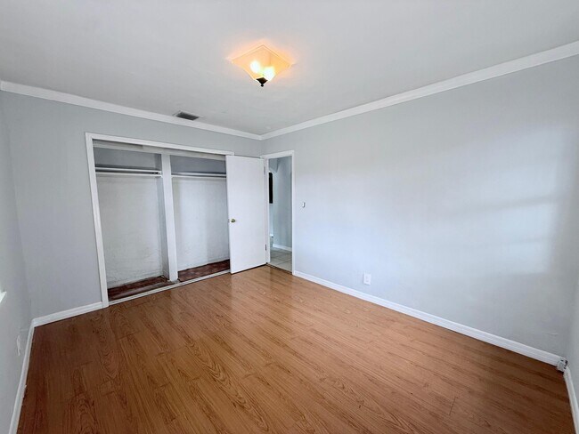Building Photo - 447 Conniston Rd