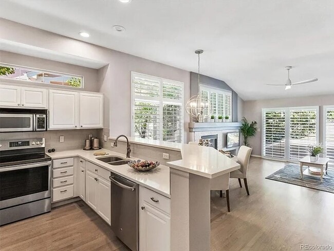 Building Photo - 10365 W Rockland Pl