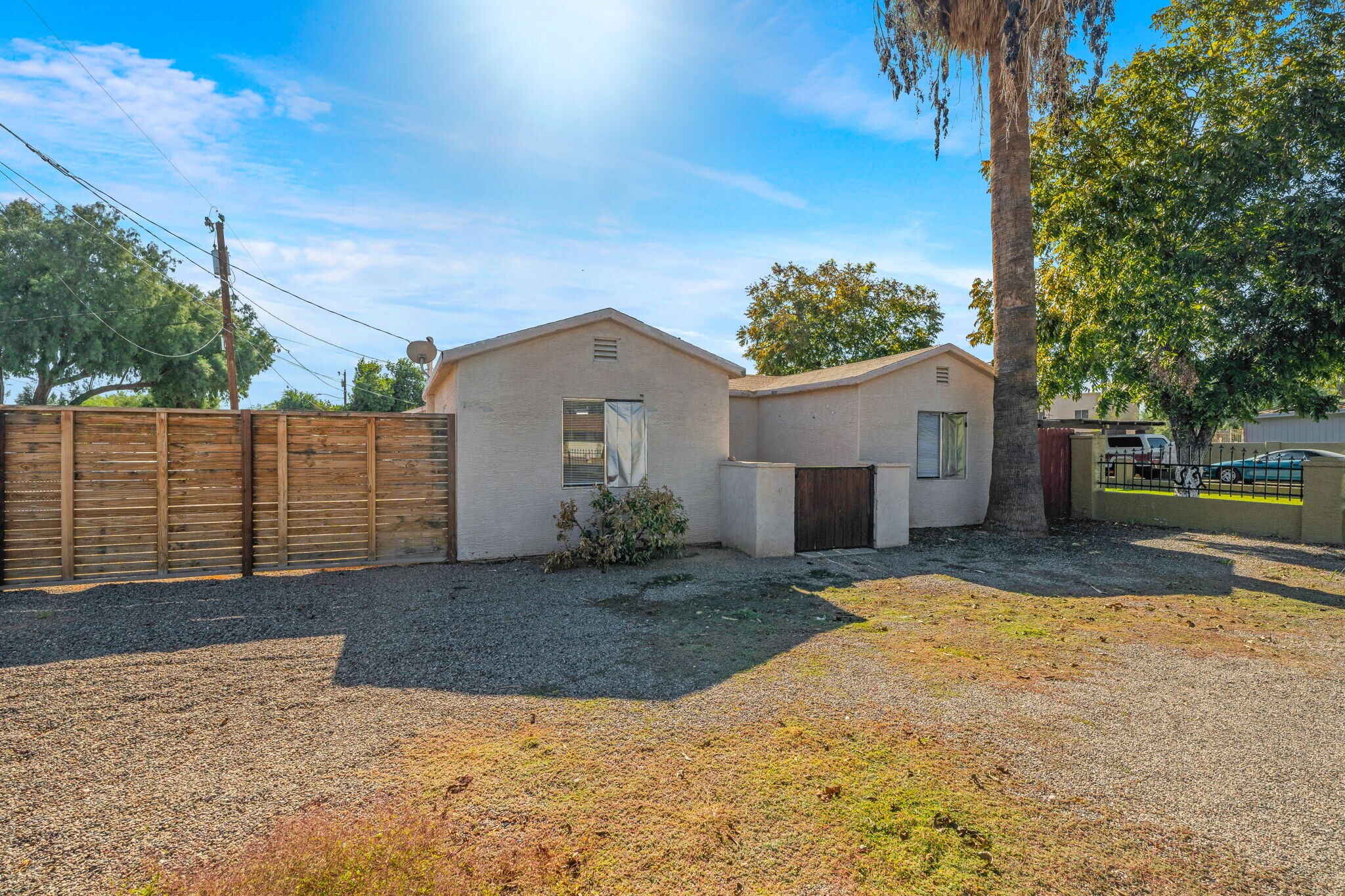 Building Photo - 2745 E Willetta St