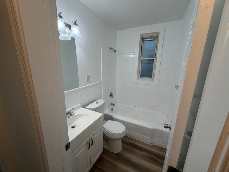 Building Photo - 357 Folcroft St