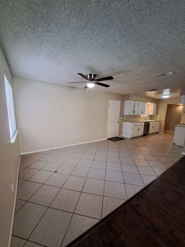 Building Photo - Stunning 4-Bedroom Kerman Home with Swimming Pool Available Soon!