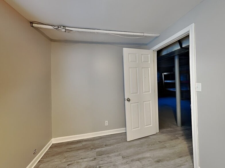 Building Photo - 5835 Brenda Dr