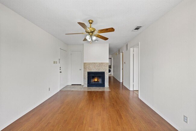 Building Photo - 3115 Helms St