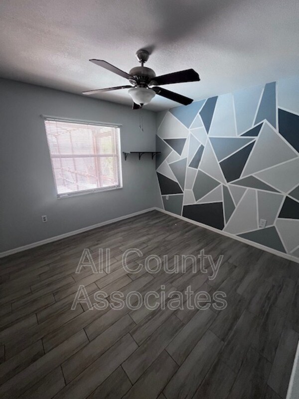 Building Photo - 8302 Matthew Dr