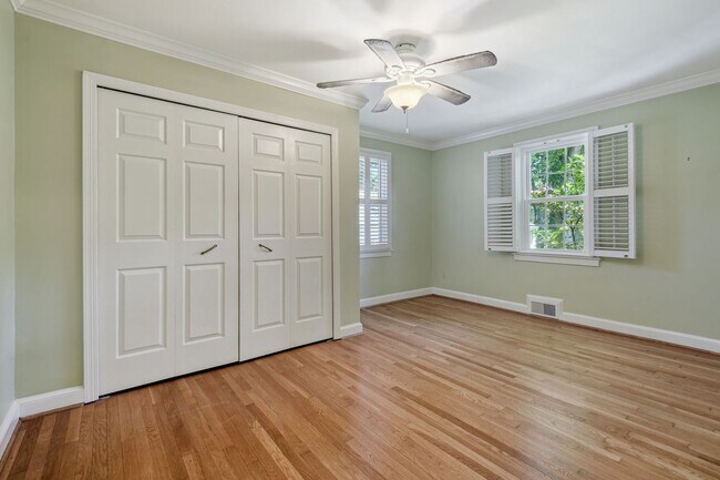 Building Photo - Spacious 4BR Cape Cod in Prime Bethesda Location - AVAILABLE NOW!