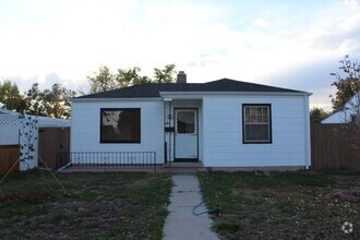 Building Photo - Charming 3 BR/1 BA  Home located In Villa ...