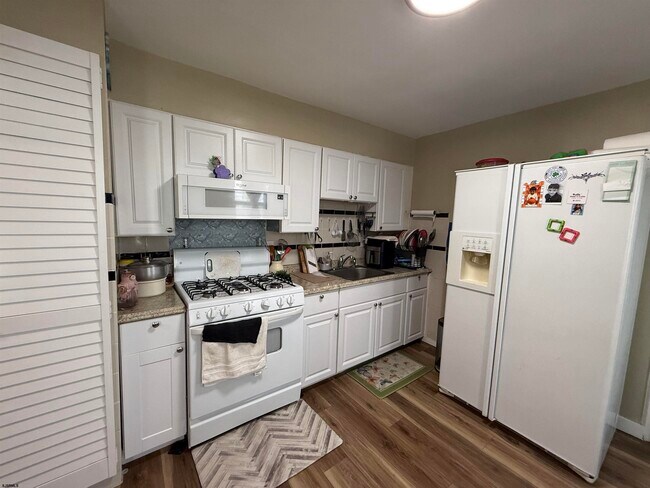 Building Photo - 29 N Texas Ave