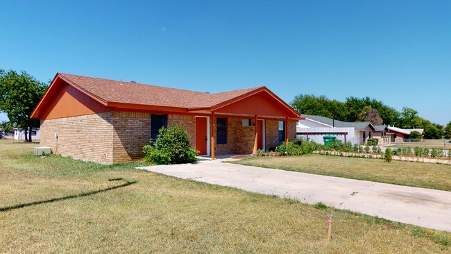 Primary Photo - Awesome duplex in Harker Heights