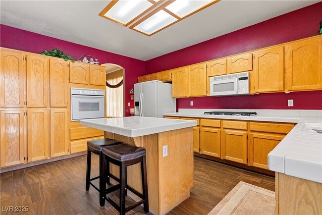 Building Photo - 1870 Desert Forest Way