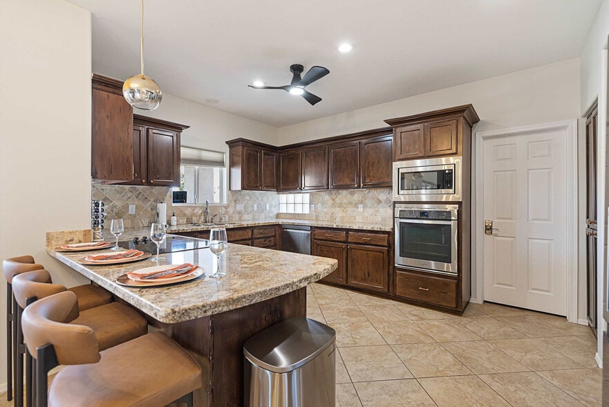 Building Photo - 1438 S Creston Cir