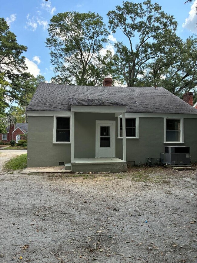 Building Photo - 1117 Vance St N