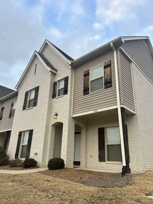 Primary Photo - 446 Walker Cir
