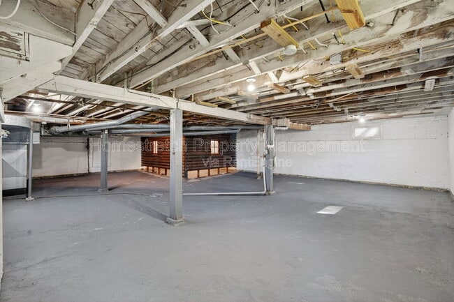 Building Photo - 2330 Hord Ave