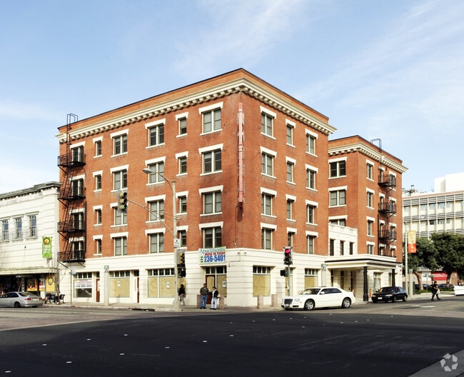 Primary Photo - The Mayfair Apartments