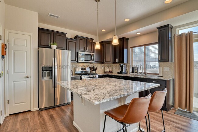Building Photo - 7050 Silvergrass Dr