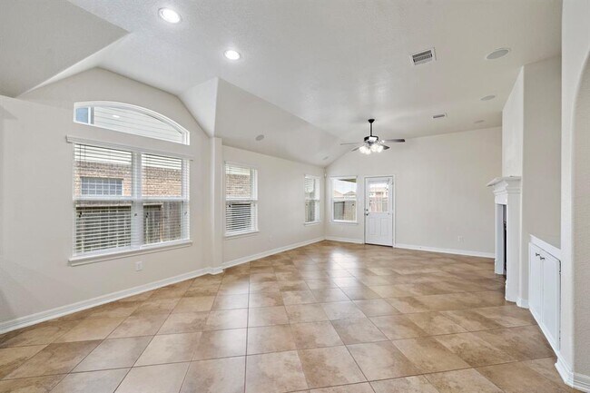 Building Photo - 9960 Golden Field Ln
