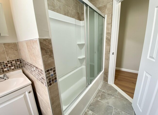 Building Photo - 929 N 43rd St