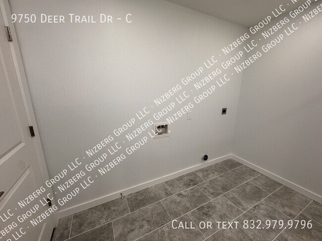 Building Photo - 9750 Deer Trail Dr