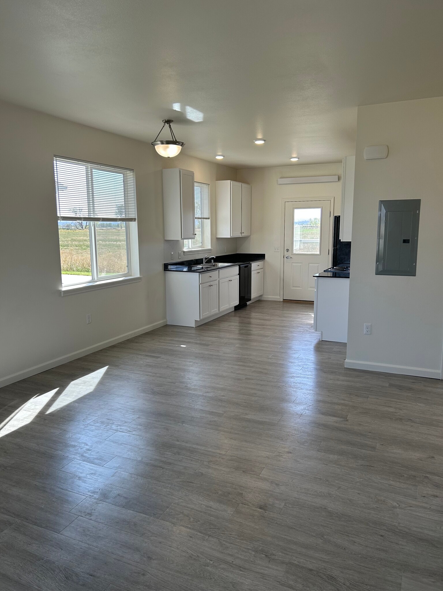 Building Photo - Queens Ann Patio Home Apartments