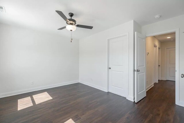 Building Photo - 5551 Stream Ln