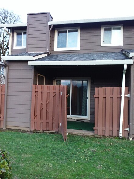 Building Photo - 3305 Vittoria Way