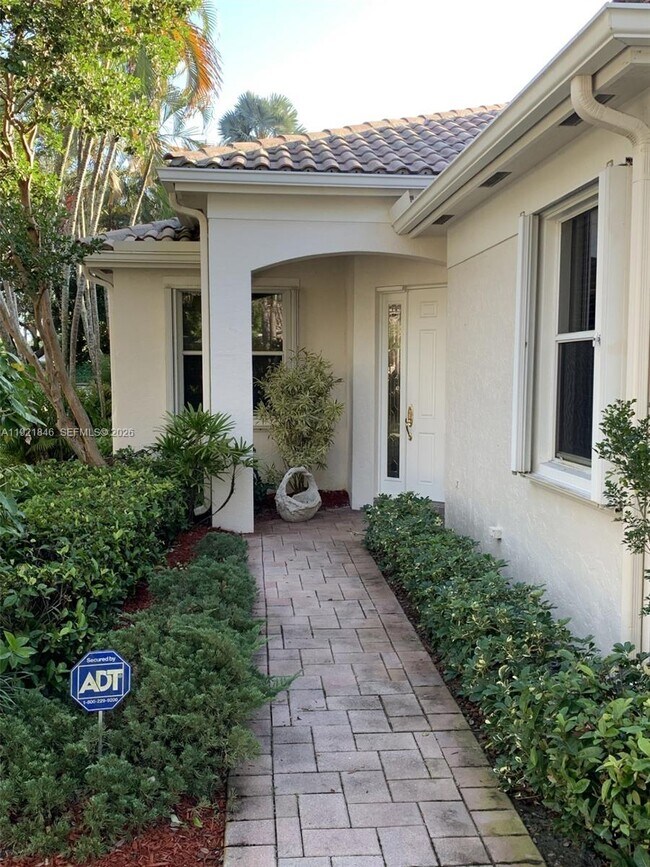 Building Photo - 2518 Bay Pointe Ct
